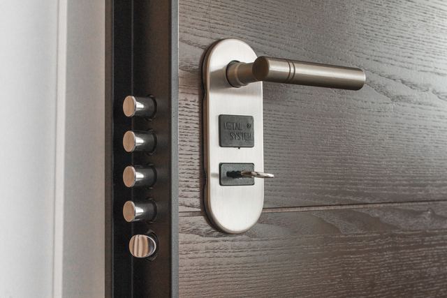 Porte blindée : choisir le bon montage et le bon niveau Porte blindée : choisir le bon montage et le bon niveau
